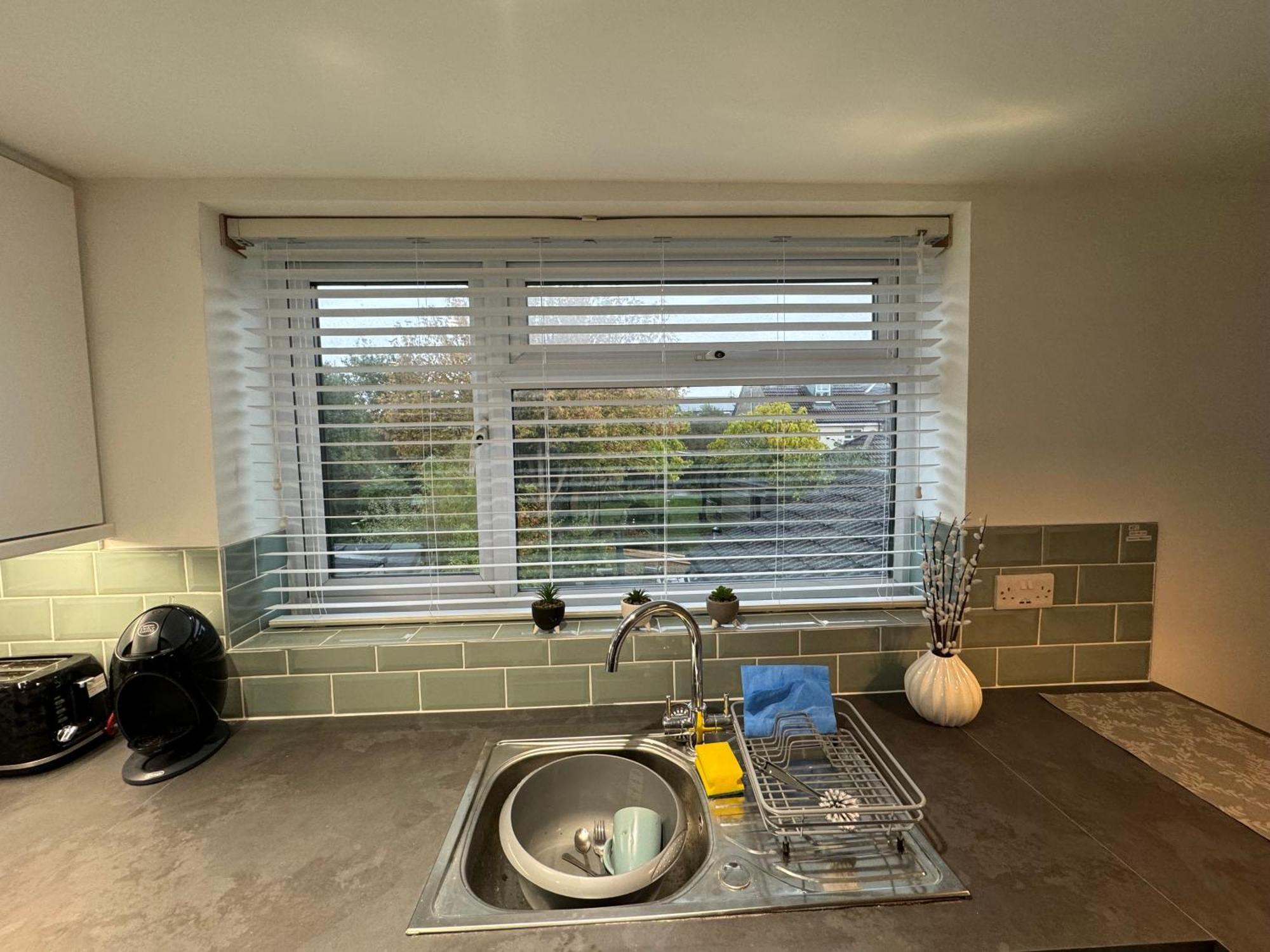 Apartment Modern 1 Bed With Car Parking Bitton