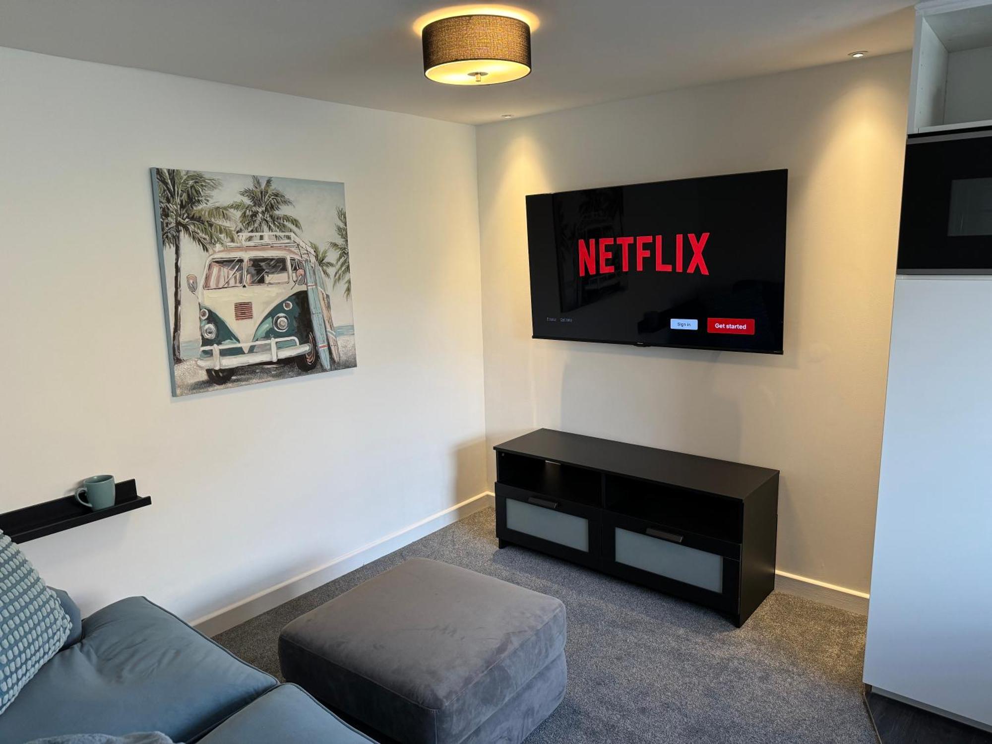 Apartment Modern 1 Bed With Car Parking Bitton